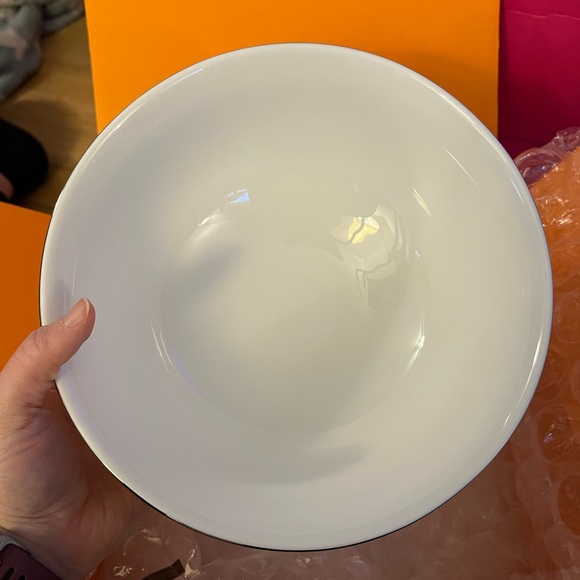 kate spade Larabie Road Platinum Serving Bowl - Picture 2 of 6
